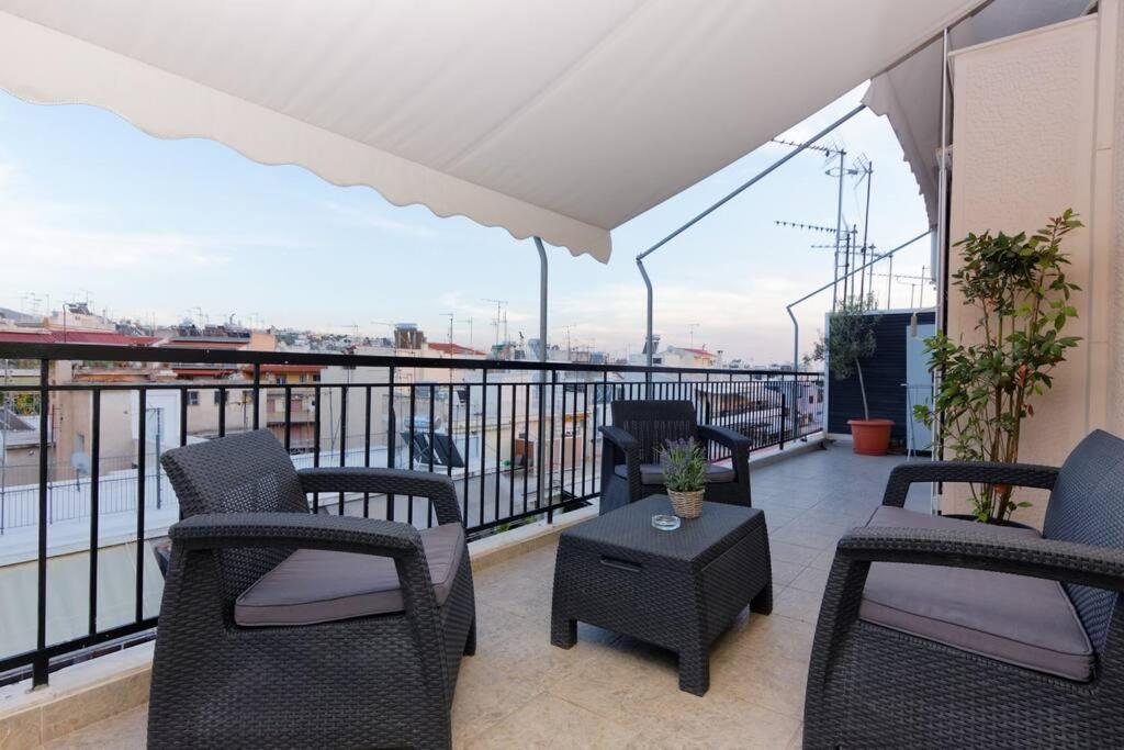 Apartamento Big Terrace Near Metro And Athens Center Exterior foto